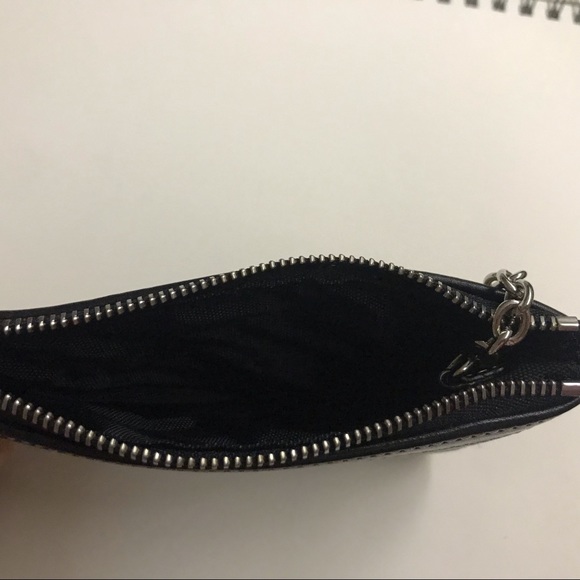 New Dooney & Bourke Wristlet or Clutch with Keychain - Picture 3 of 12